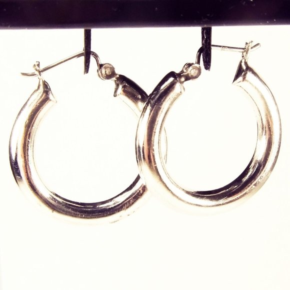 Vintage Jewelry - Solid sterling silver hinged hoop earrings